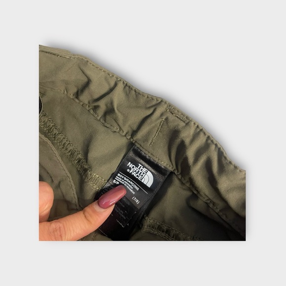 The North Face Forest Green Shorts - Picture 2 of 4